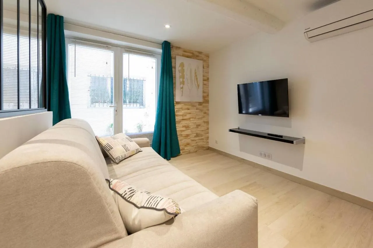 Brand-New Atypical Studio In Rue Fourmilliere Antibes